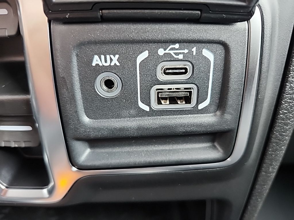 2025 Jeep Wrangler 4-Door Sahara - Photo 35