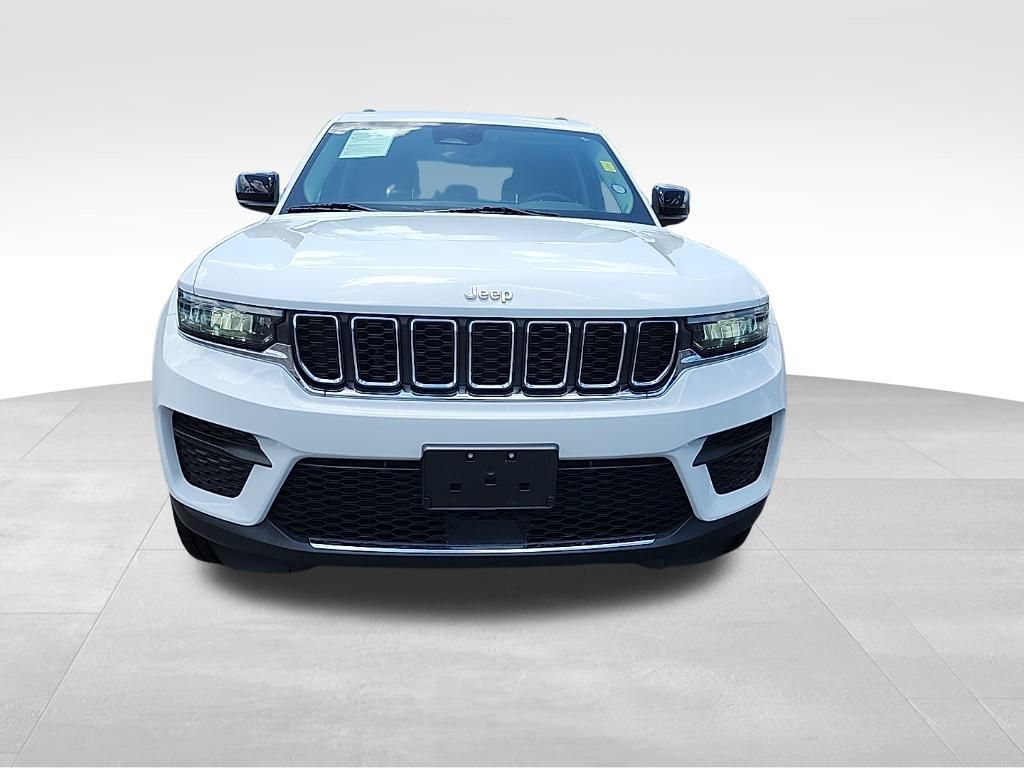 2023 Jeep Grand Cherokee Laredo photo 2