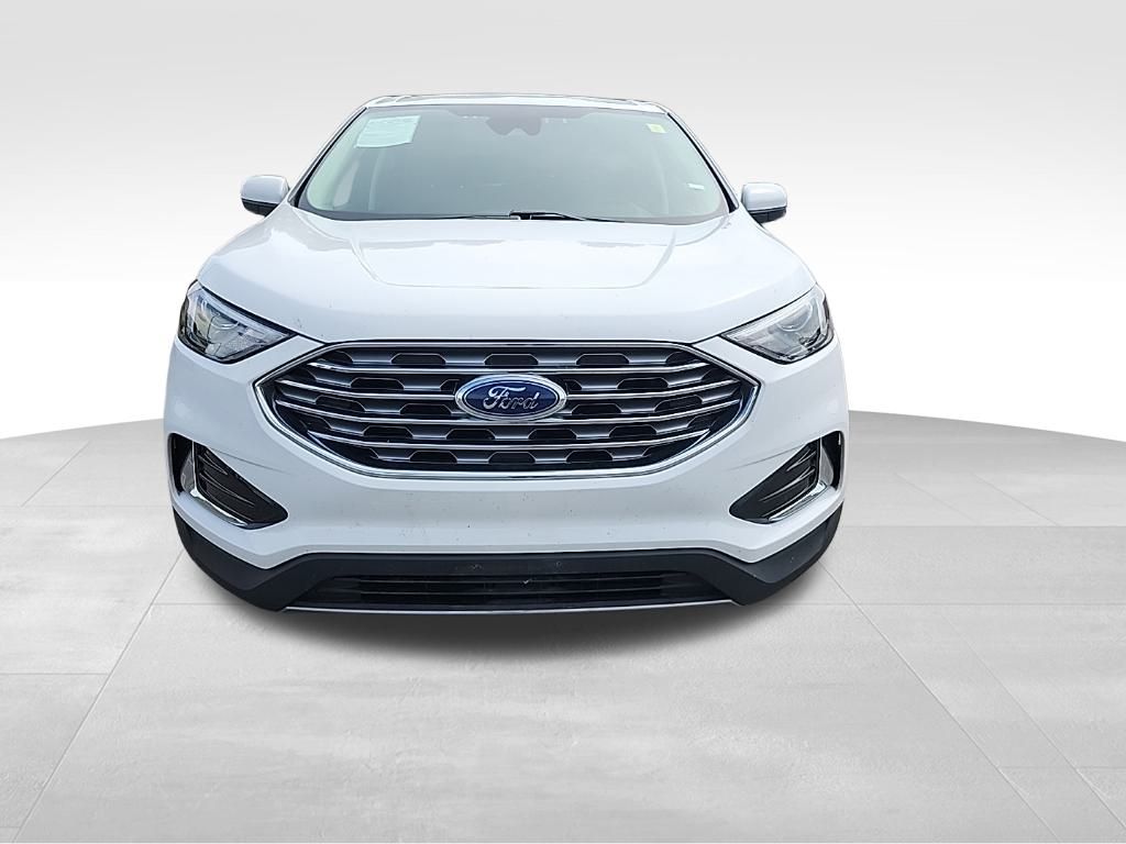 2022 Ford Edge SEL photo 2