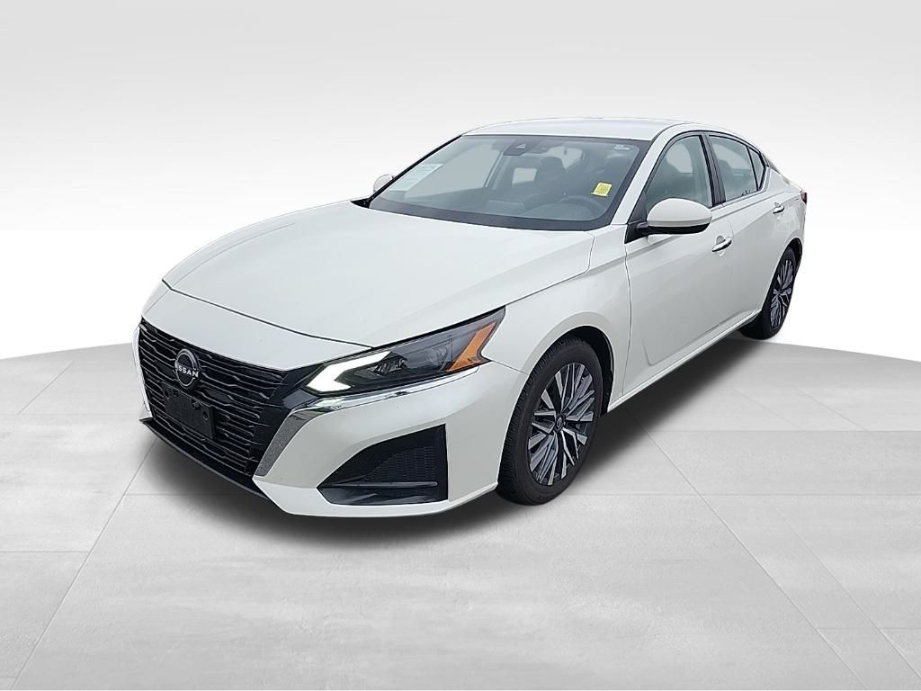 2023 Nissan Altima 2.5 SV photo 3