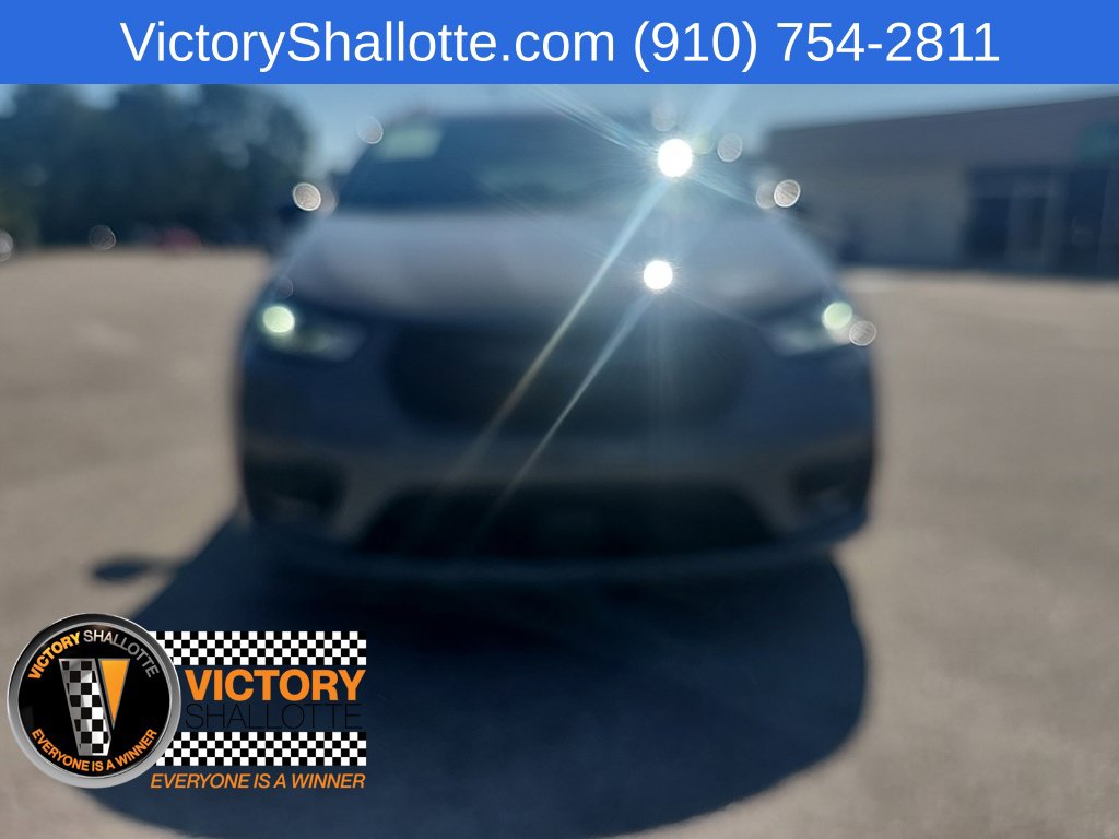 Certified 2025 Chrysler Pacifica Limited Van Passenger Van