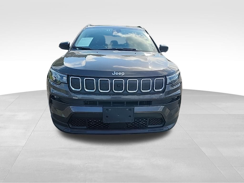2022 Jeep Compass Latitude photo 2