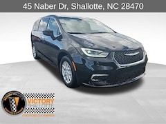 2026 Chrysler Pacifica SELECT Passenger Van