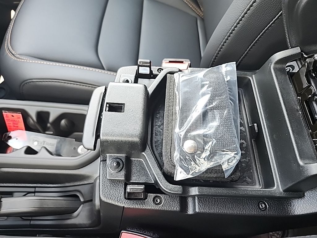 2025 Jeep Wrangler 4-Door Sahara - Photo 37