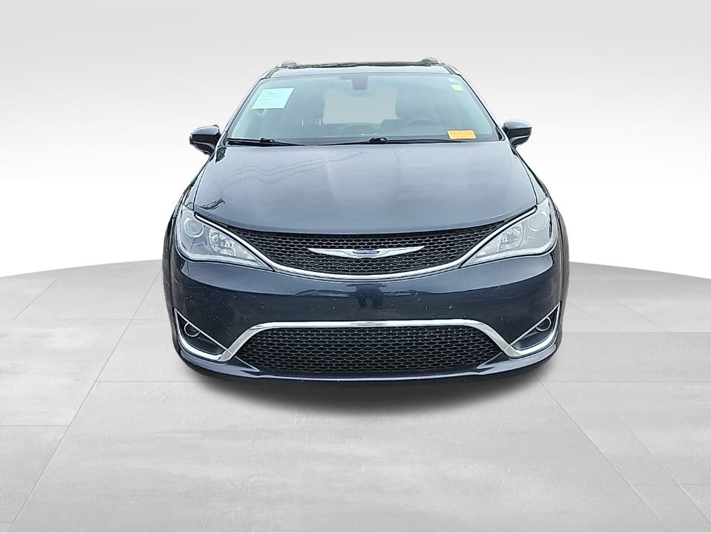 2020 Chrysler Pacifica Touring L photo 2