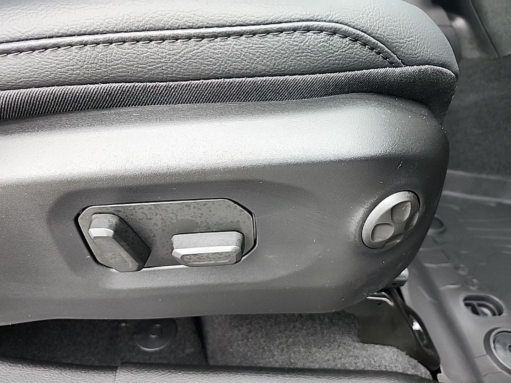 2025 Jeep Wrangler 4-Door Sahara - Photo 15