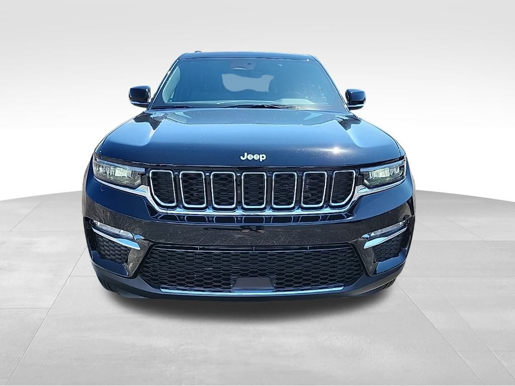 2025 Jeep Grand Cherokee Limited photo 2