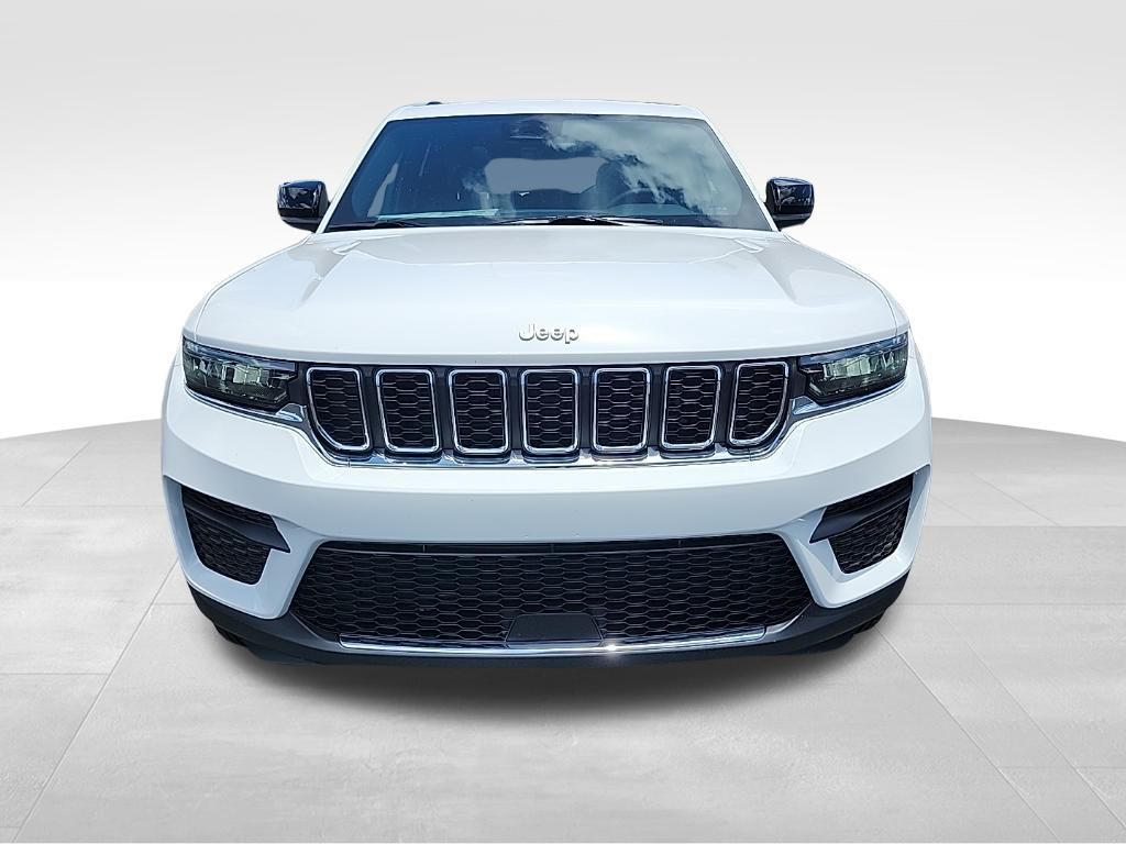 2025 Jeep Grand Cherokee Laredo X photo 2