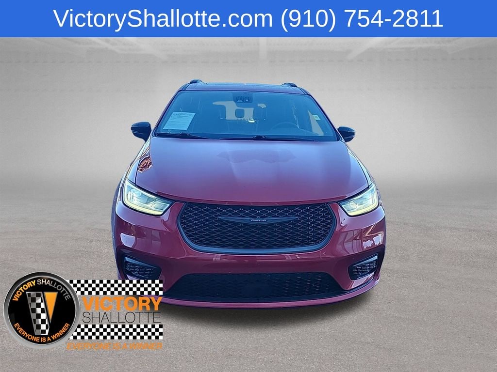 Certified 2025 Chrysler Pacifica Limited Van Passenger Van