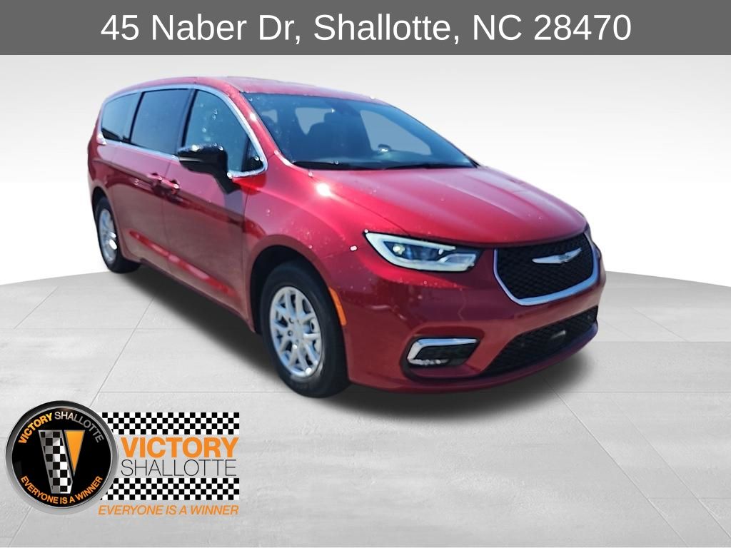 2026 Chrysler Pacifica Select's photo