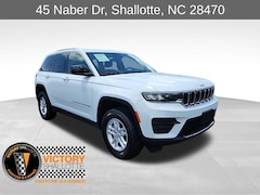 2023 Jeep Grand Cherokee Laredo SUV