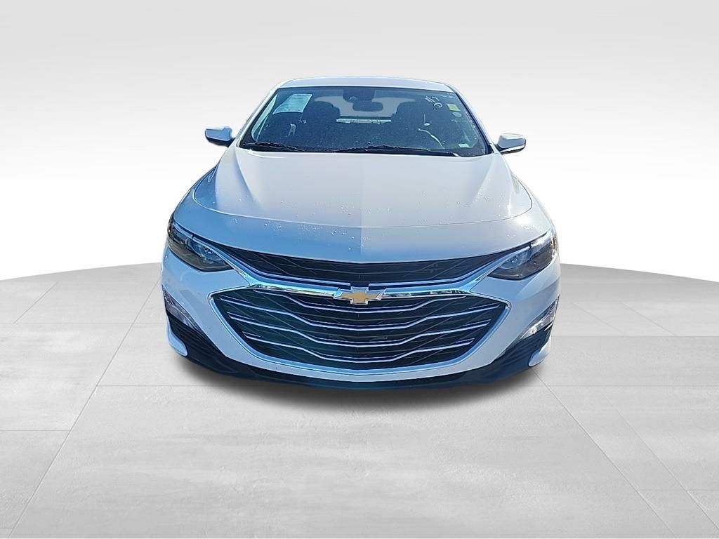 2024 Chevrolet Malibu 1LT photo 3