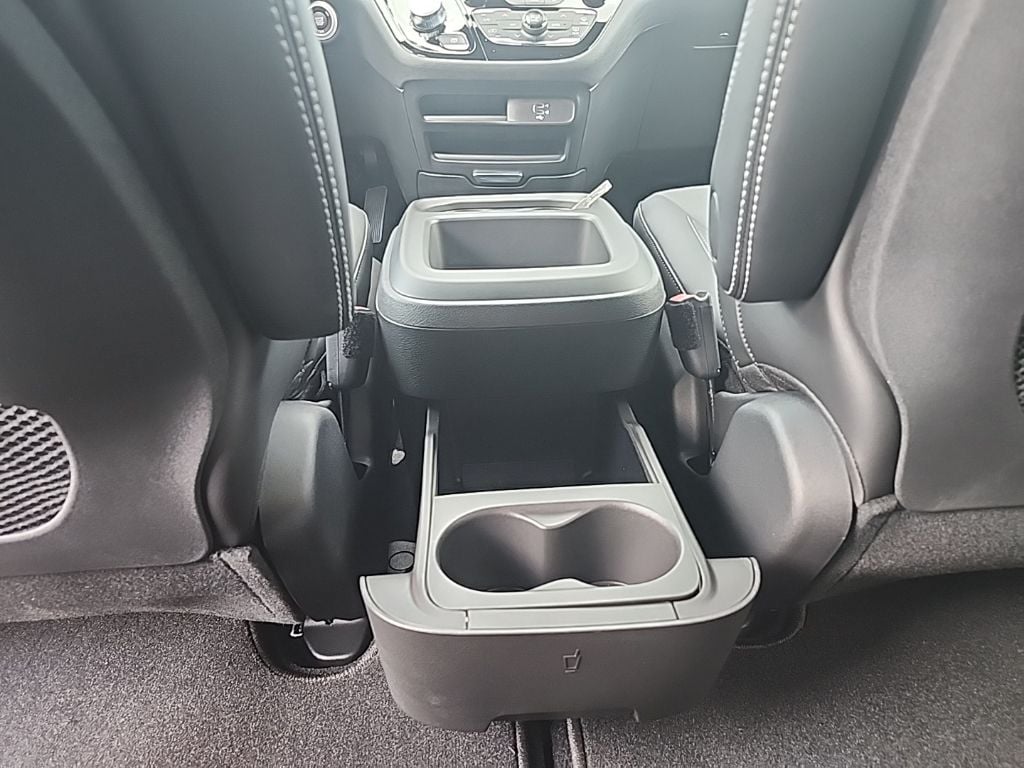 2026 Chrysler Pacifica Select - Photo 23