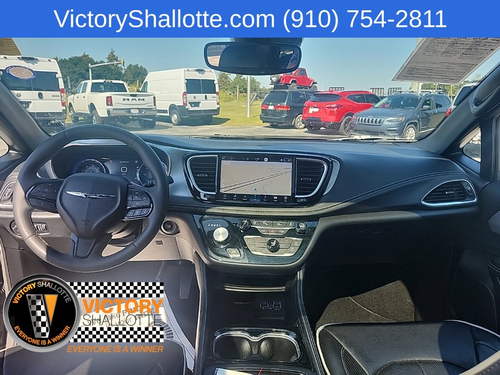 Certified 2025 Chrysler Pacifica Limited Van Passenger Van