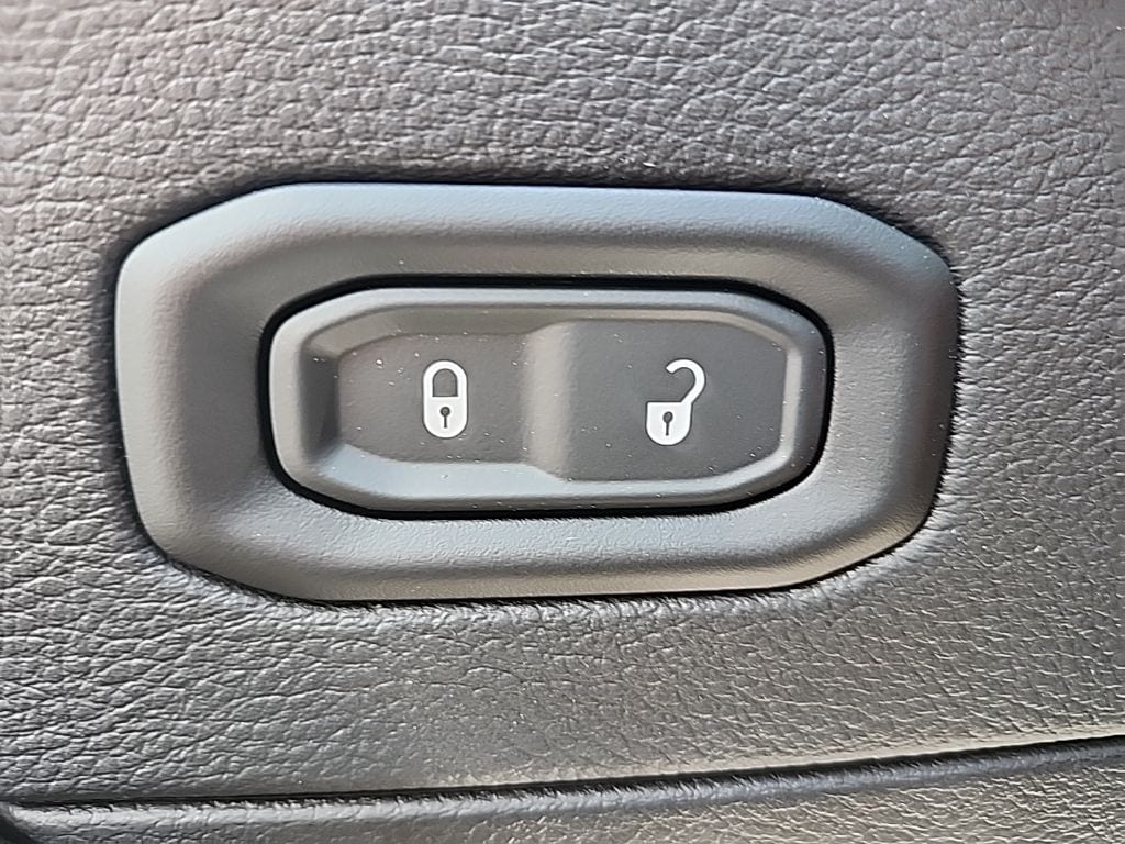 2025 Jeep Wrangler 4-Door Sahara - Photo 22