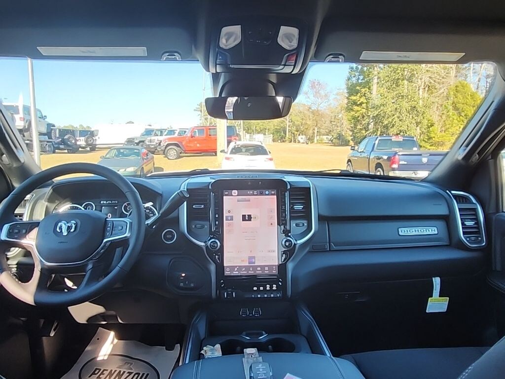 New 2026 Ram 2500 BIG HORN CREW CAB 4X4 6'4 BOX Pickup