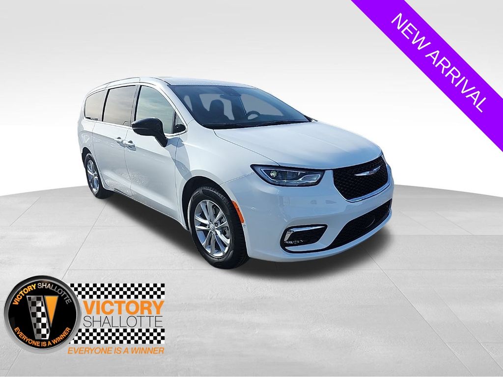 2026 Chrysler Pacifica Passenger Van 