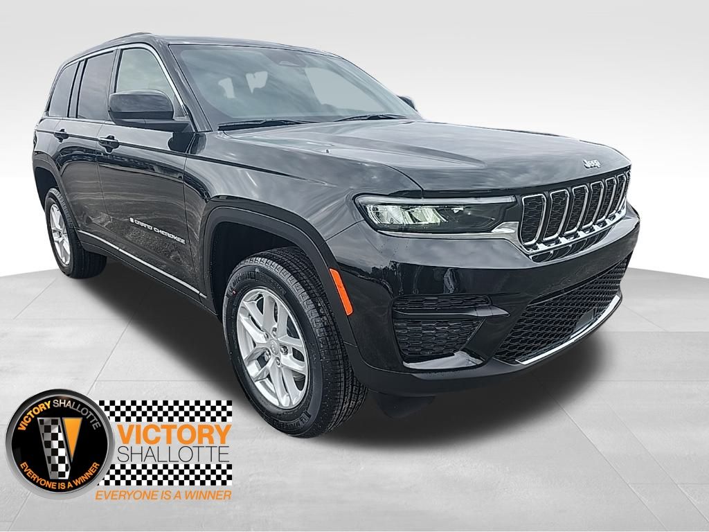 2025 Jeep Grand Cherokee Laredo's photo