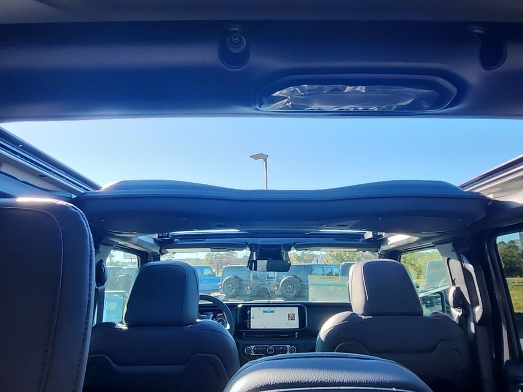 New 2026 Jeep Wrangler 4-DOOR SAHARA Sport Utility