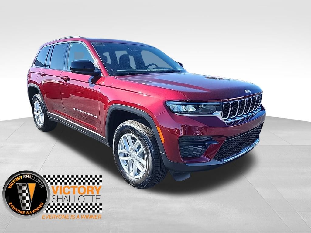 2025 Jeep Grand Cherokee Laredo's photo