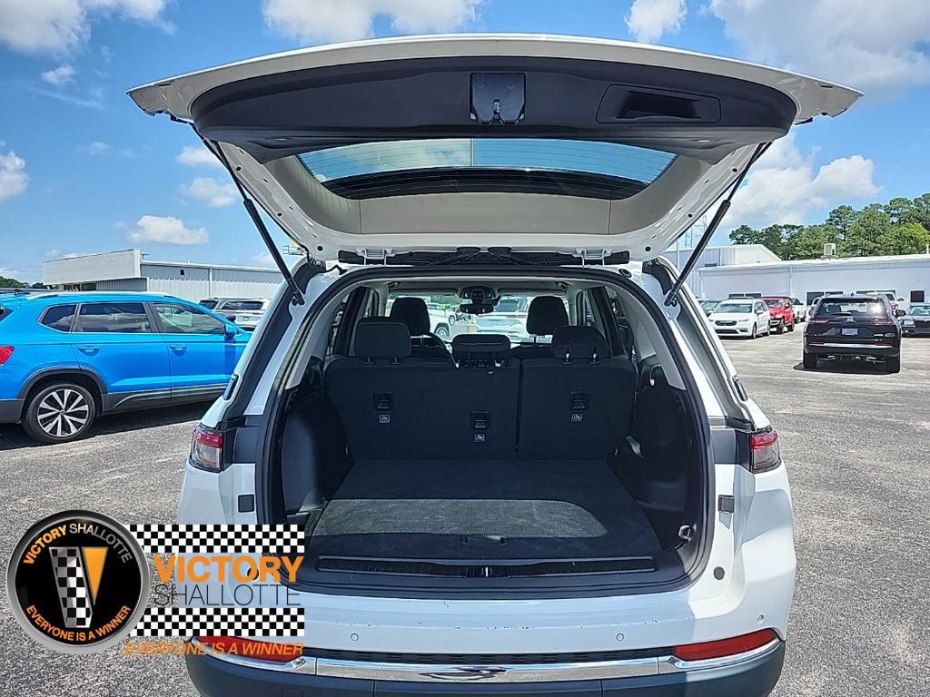 2023 Jeep Grand Cherokee Laredo - Photo 16