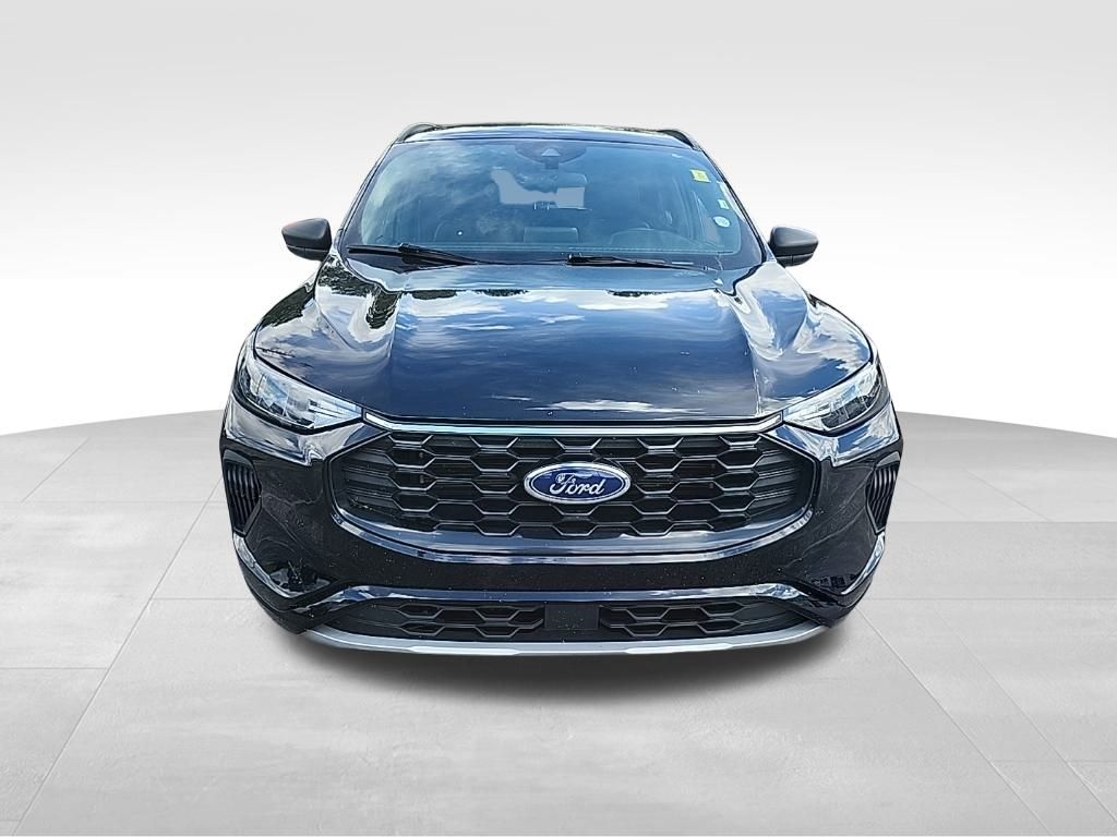 2023 Ford Escape ST-Line photo 2
