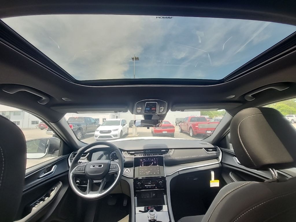 New 2026 Jeep Grand Cherokee L LAREDO X 4X2 Sport Utility