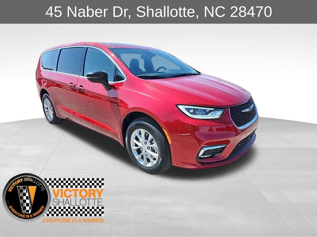 2026 Chrysler Pacifica Limited AWD's photo