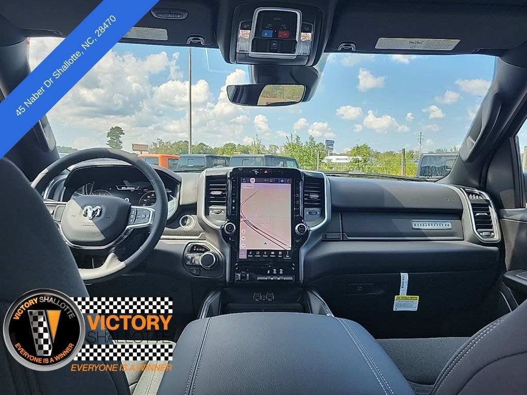 New 2025 Ram 1500 BIG HORN CREW CAB 4X4 5'7 BOX Pickup