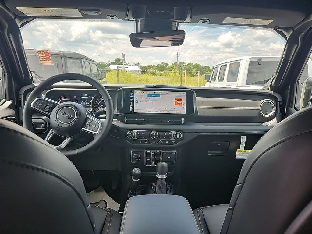 2025 Jeep Wrangler 4-Door Sahara - Photo 19