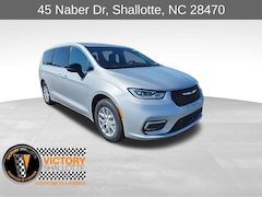 2026 Chrysler Pacifica SELECT Passenger Van