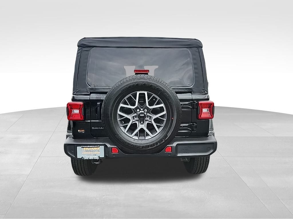 2025 Jeep Wrangler 4-Door Sahara - Photo 9