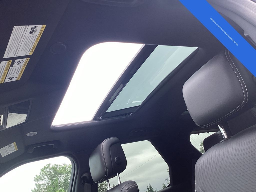 Used 2024 Land Rover Discovery P300 Dynamic SE SUV