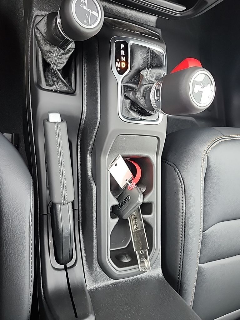 2025 Jeep Wrangler 4-Door Sahara - Photo 36