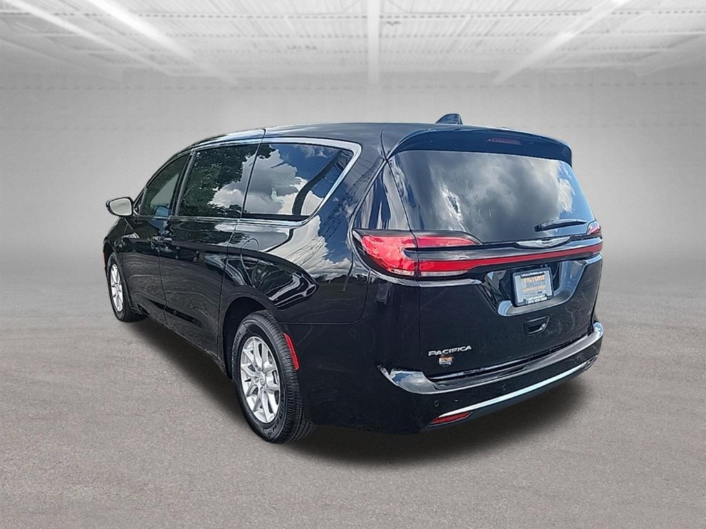 2026 Chrysler Pacifica Select - Photo 9