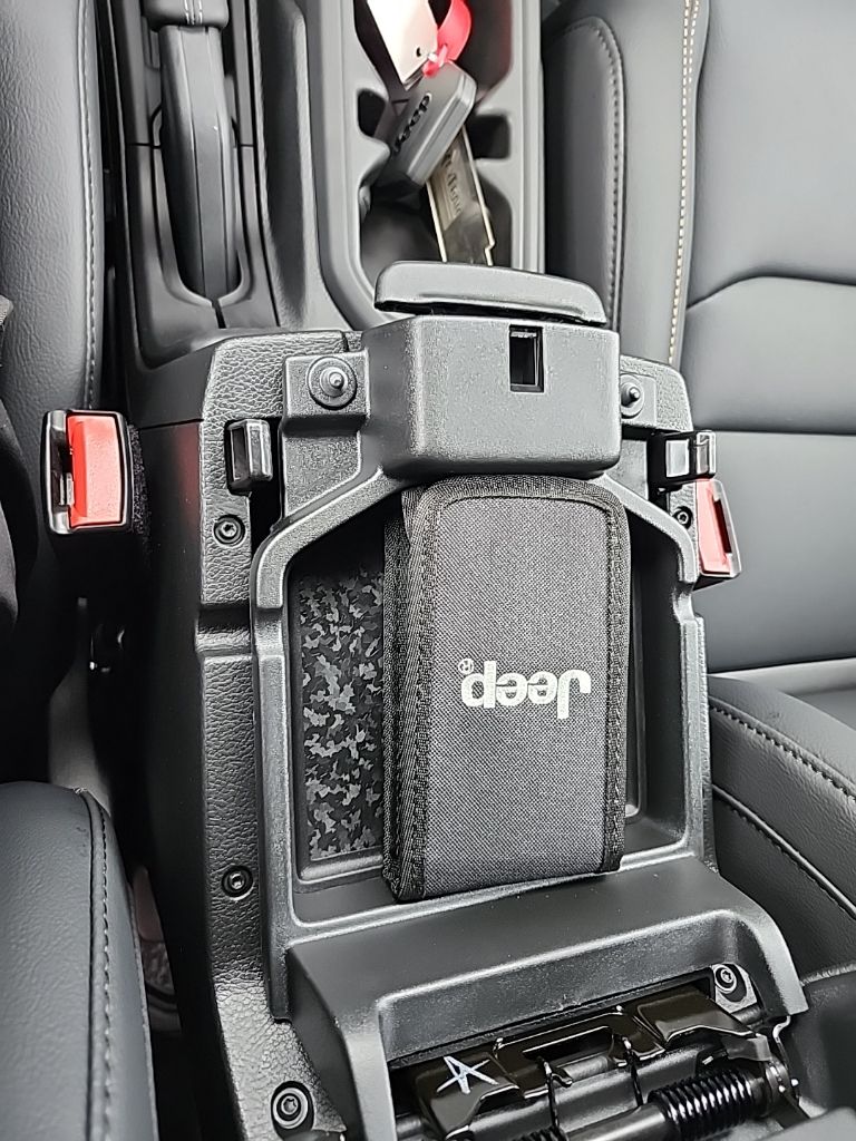 2025 Jeep Wrangler 4-Door Sahara - Photo 37