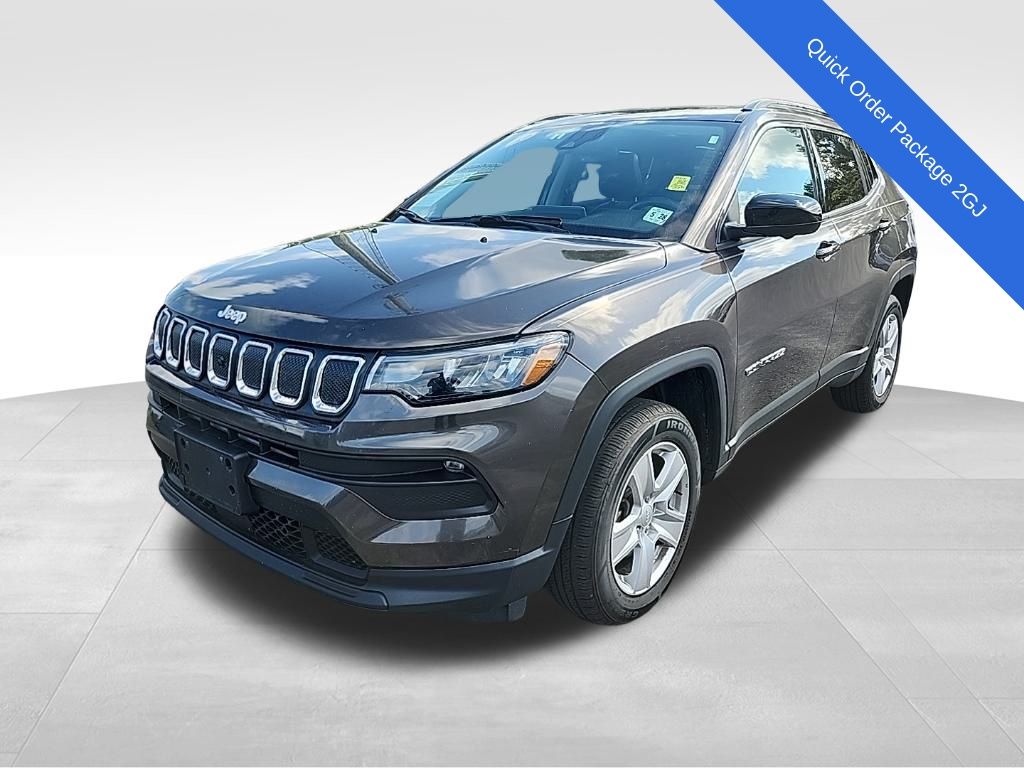 2022 Jeep Compass Latitude photo 2