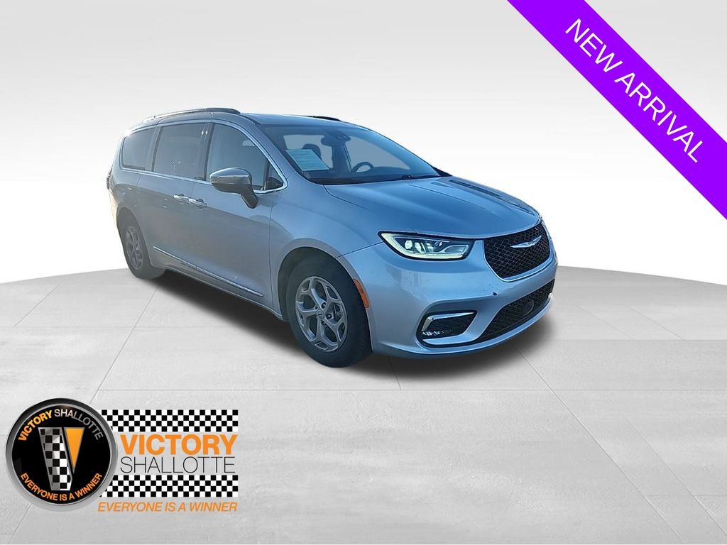 2023 Chrysler Pacifica Van Passenger Van 