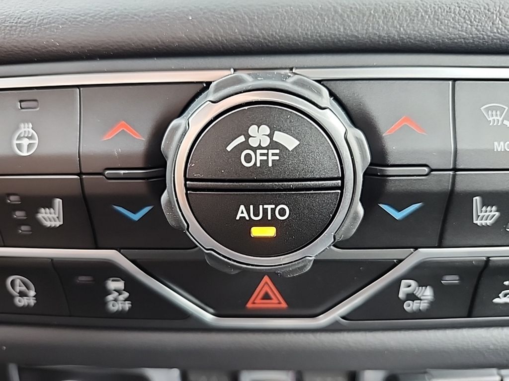 2025 Jeep Wrangler 4-Door Sahara - Photo 31