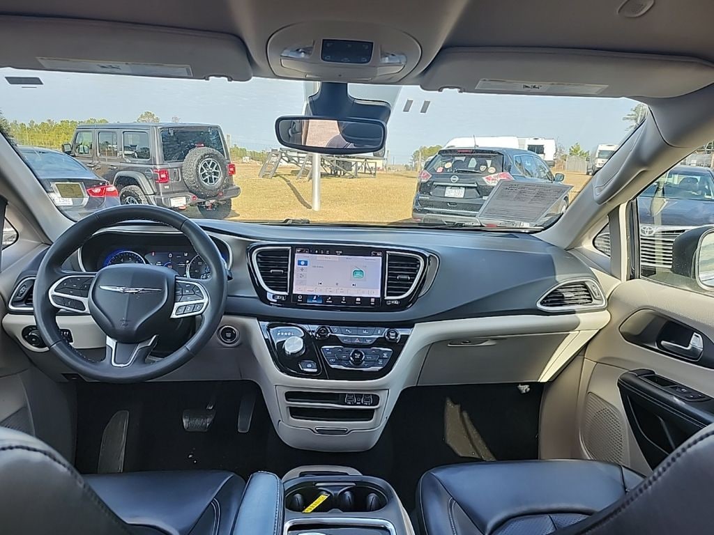 Used 2023 Chrysler Pacifica Touring L Van Passenger Van