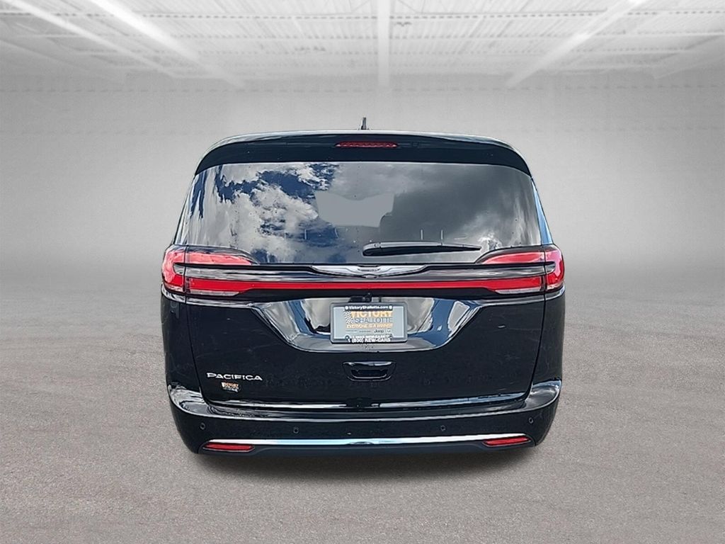 2026 Chrysler Pacifica Select - Photo 10