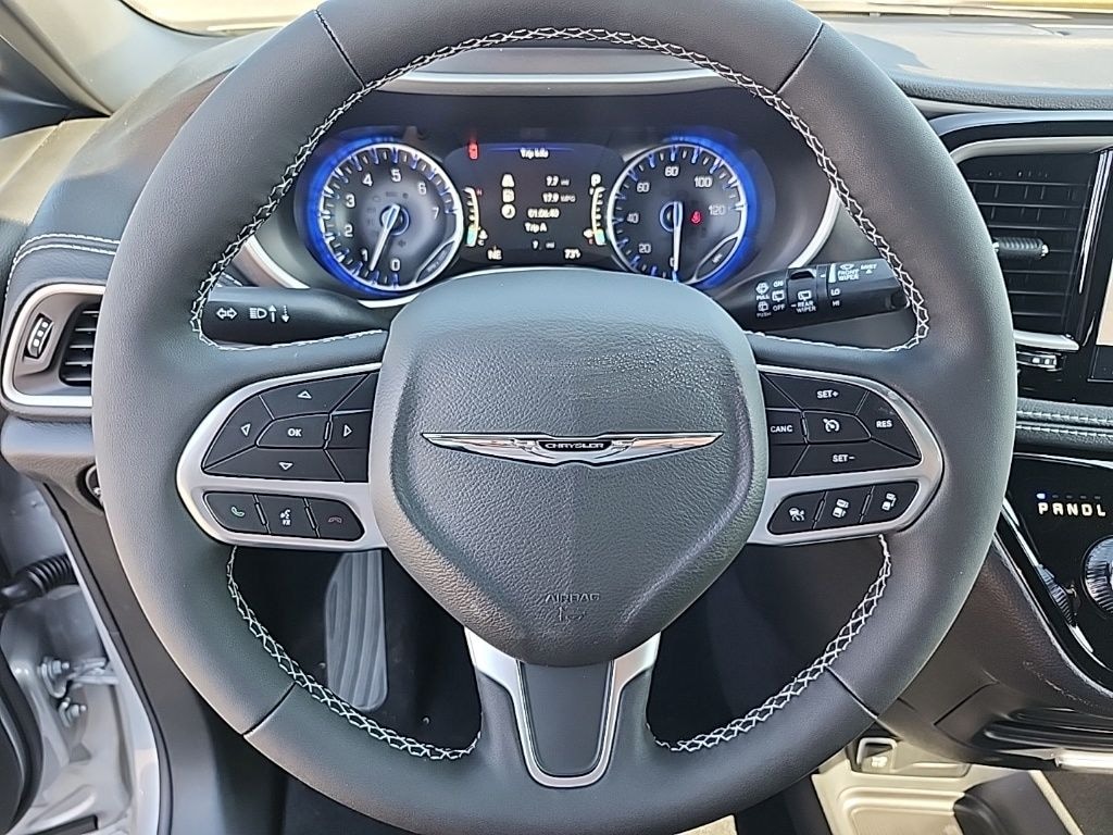 New 2026 Chrysler Pacifica SELECT Passenger Van