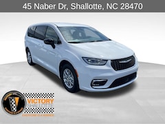 2026 Chrysler Pacifica SELECT Passenger Van