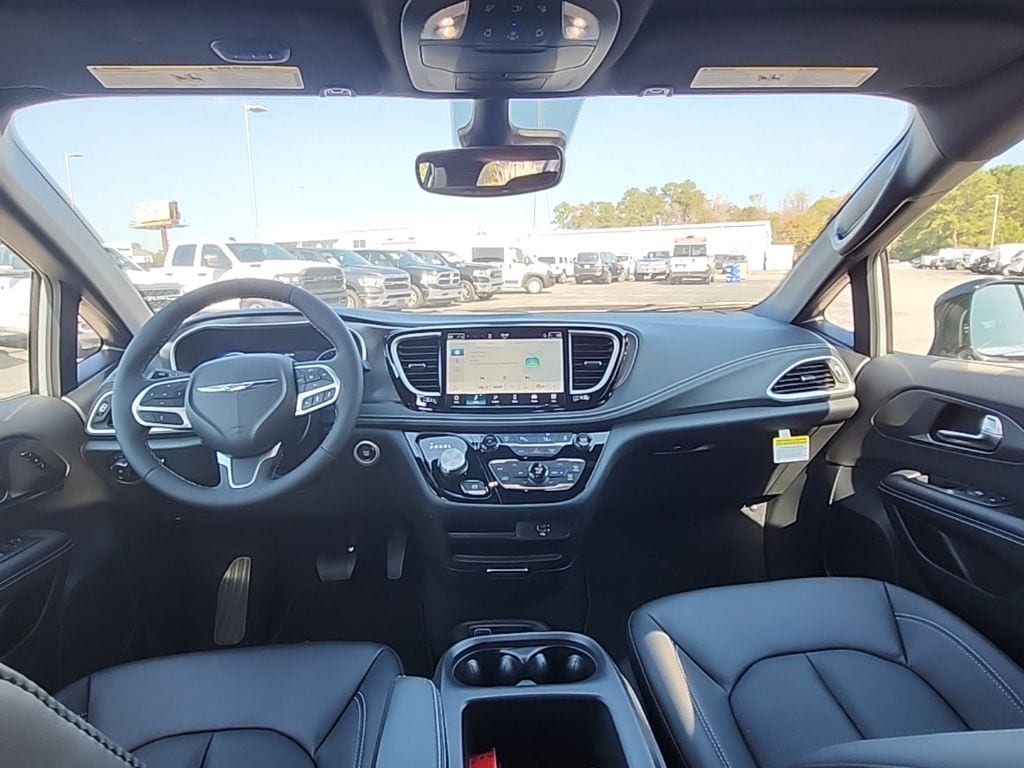 New 2026 Chrysler Pacifica SELECT Passenger Van