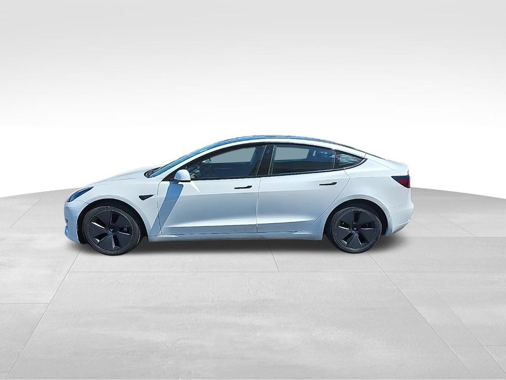 2021 Tesla Model 3 Standard Range Plus photo 3