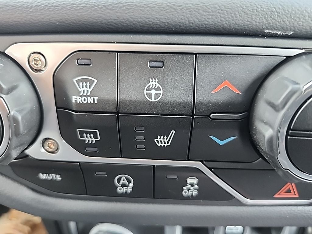 2025 Jeep Wrangler 4-Door Sahara - Photo 33