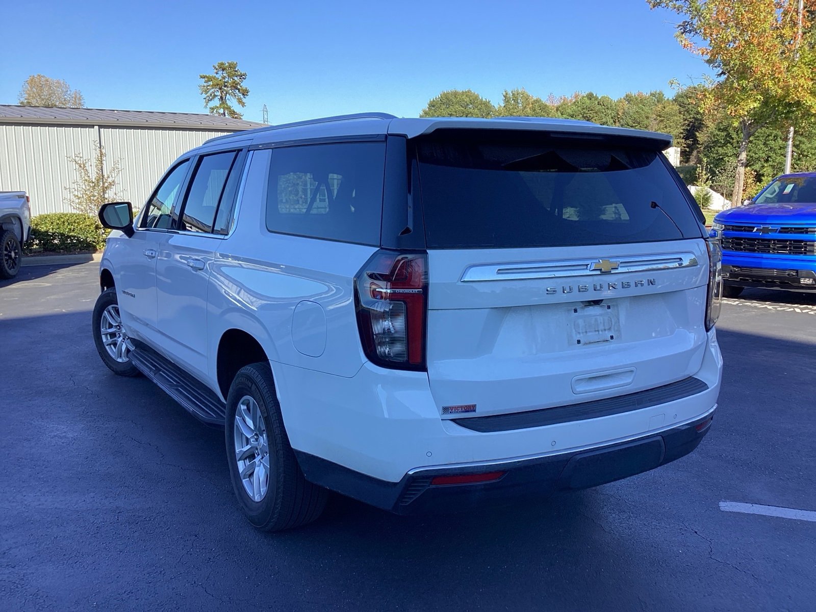 2023 Chevrolet Suburban LS photo 2