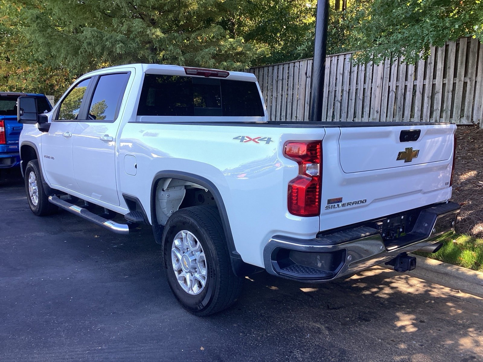 2024 Chevrolet Silverado 2500HD LT photo 2
