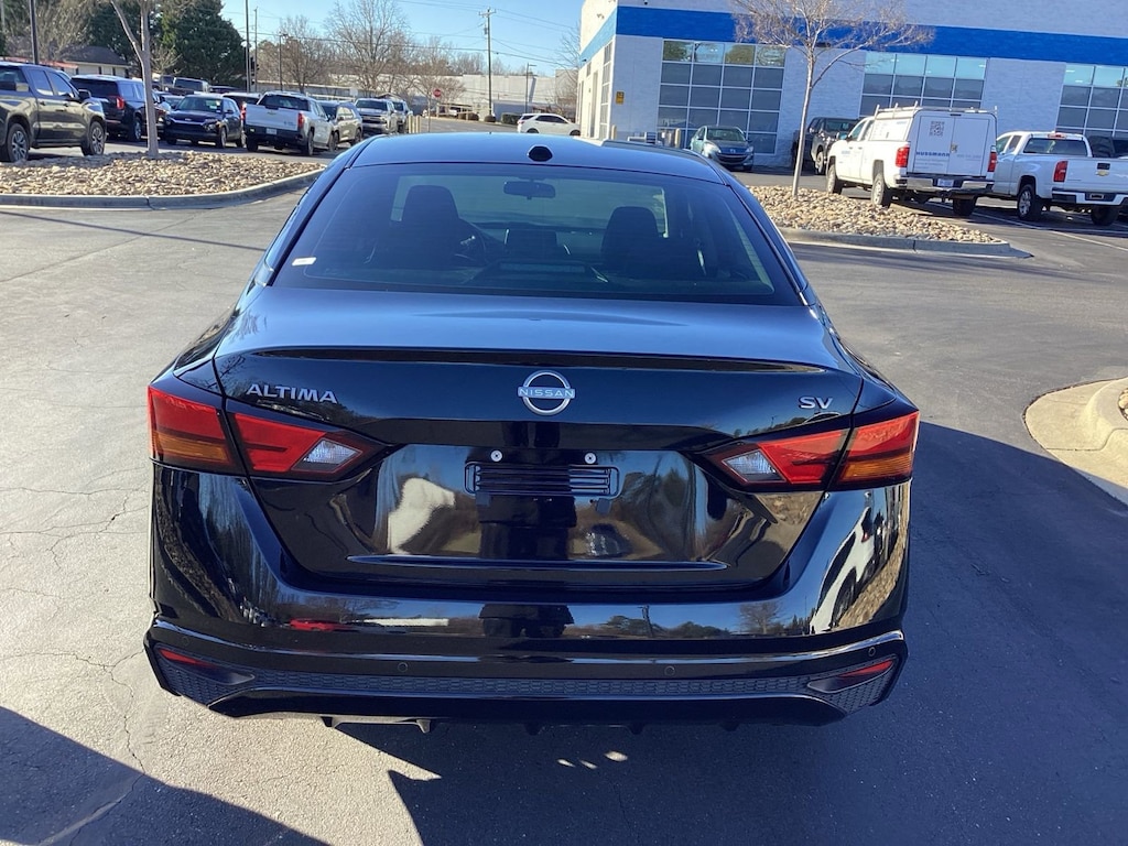 Used 2024 Nissan Altima 2.5 SV Sedan