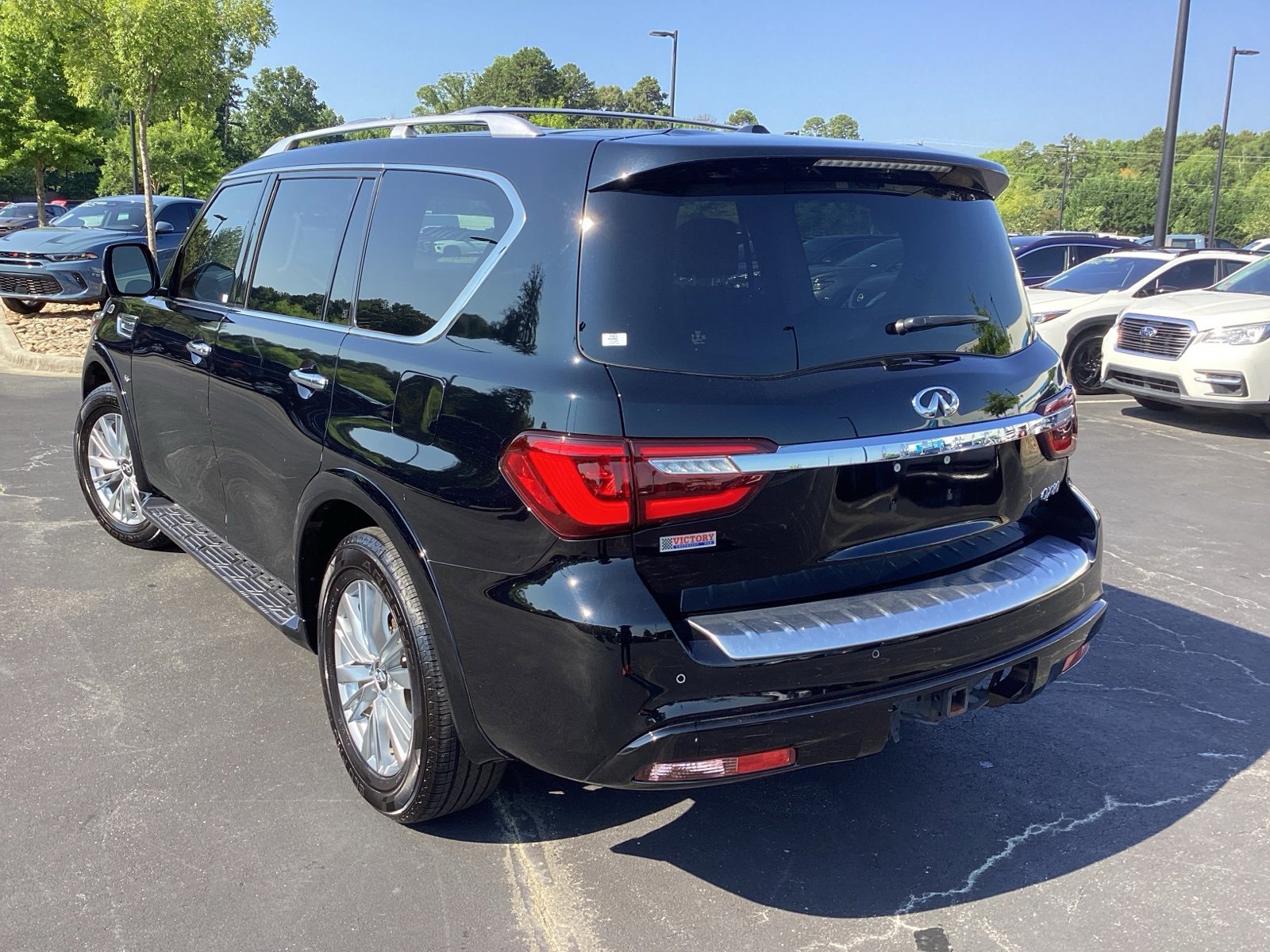 2019 Infiniti QX80 Luxe photo 2